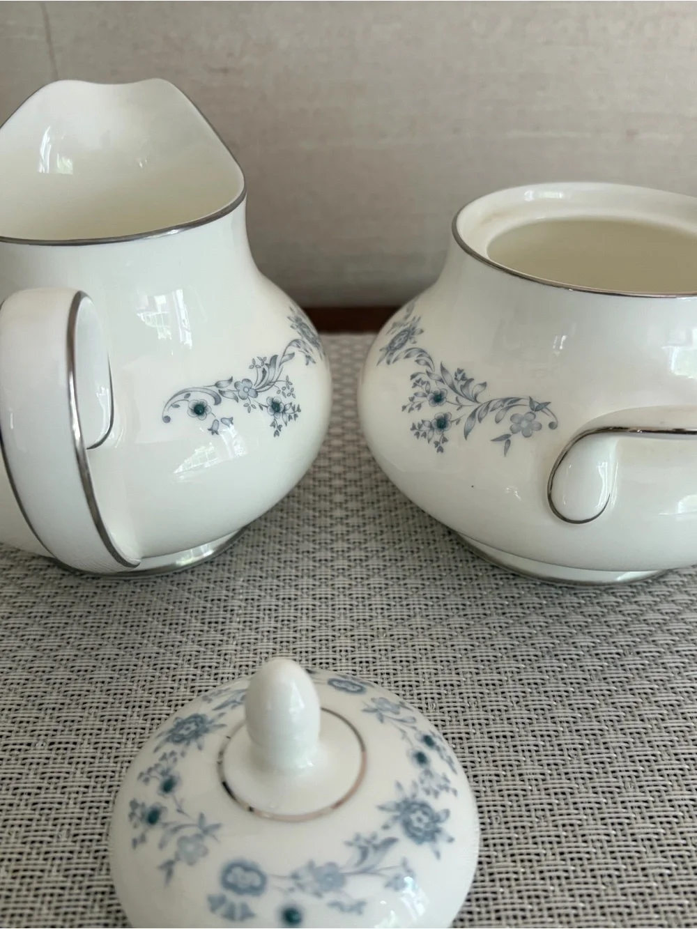 Royal Doulton Angelique Fine Bone China Sugar Bowl & Creamer ,England H 4997